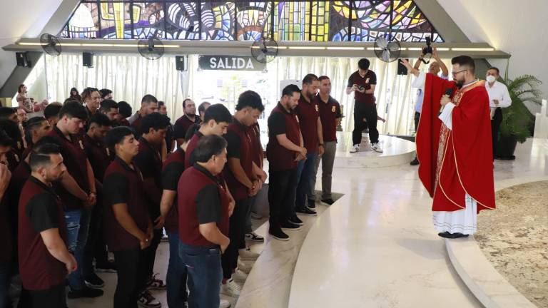 Ofrecen misa por la espiritualidad de Tomateros de Culiacán previo a la temporada 2023-2024