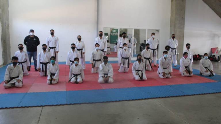 Karatecas mazatlecos se concentran de cara a competencias nacionales e internacionales