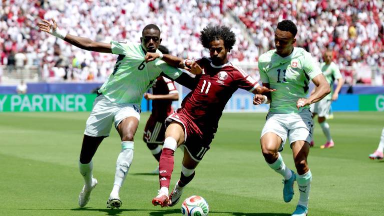 Qatar y Suiza empatan a un gol.