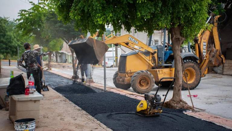 La Regidora por el PRI Erika Sánchez Martínez denuncia opacidad en el programa de obras de Culiacán.