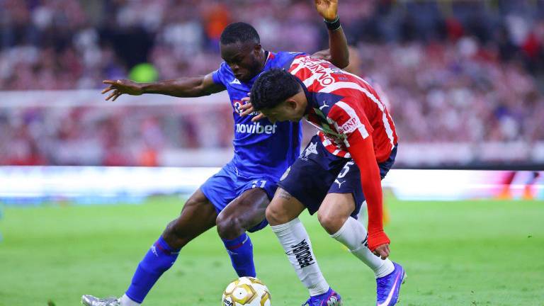 Cruz Azul elimina a Chivas por global de 4-3.