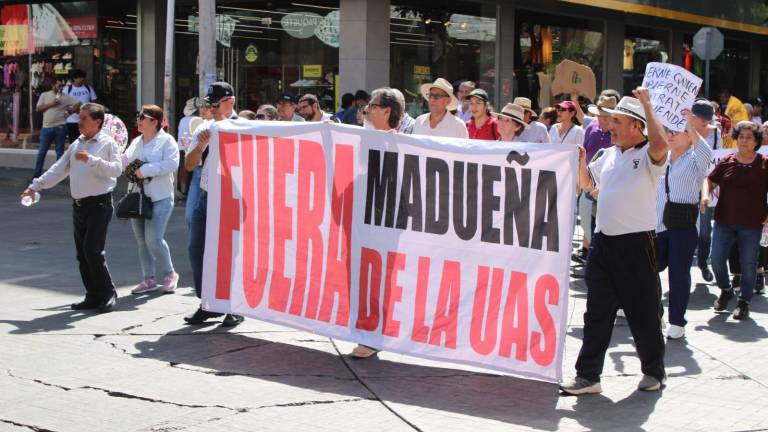 Los jubilados piden la destitución de Madueña.