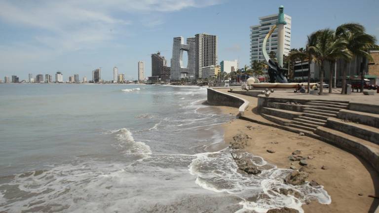 En el sur de Sinaloa se espera mar de fondo ocasionado por el huracán Polo.