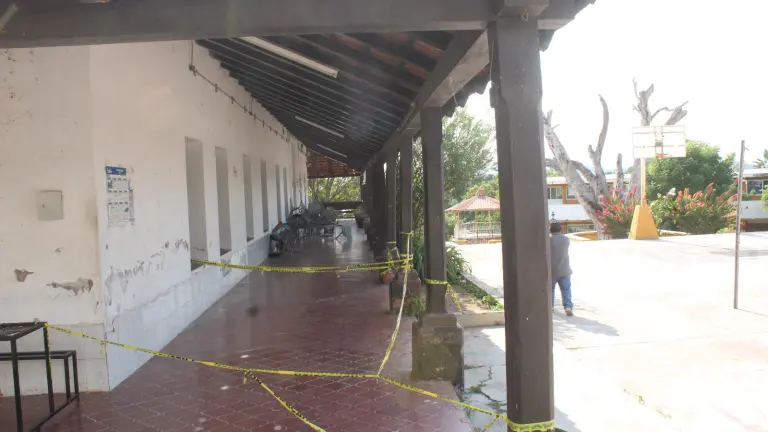 Padres de familia piden atención a la secundaria Maestro Julio Hernández, en Rosario.