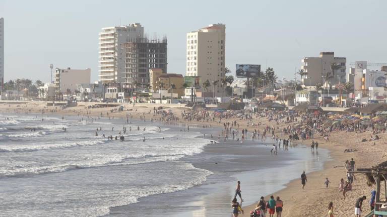 Pese a pandemia, no se cerrarán playas en Semana Santa en Sinaloa, dice Quirino