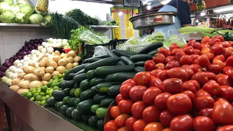 Durante el mes de marzo el incremento en el precio del tomate empujó el aumento en la inflación.