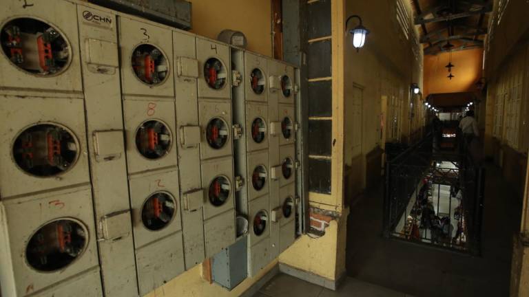 La Unión de Locatarios propuso que la instalación de los nichos para colocar los medidores fuera en un espacio que tienen al interior en el segundo piso del Mercado.