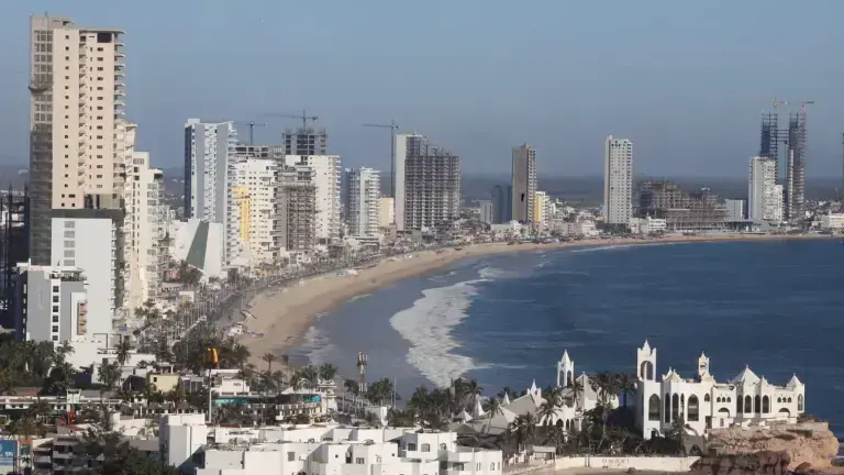 Las bajas ventas en el sector inmobiliario de Mazatlán afectan los ingresos municipales.