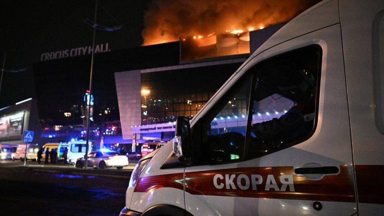 Tiroteo durante concierto de rock en Moscú, deja al menos 40 muertos y 100 heridos