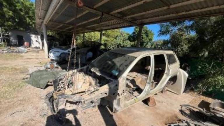 Autoridades de los tres niveles de gobierno mantienen el resguardo de las unidades motrices aseguradas.