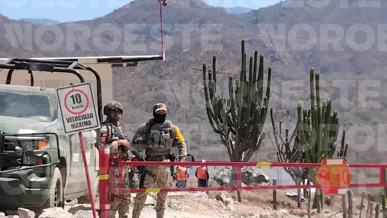 En la mina Santa Fe, en la sierra de Rosario, continúa el operativo para rescatar a tres mineros atrapados desde hace una semana.