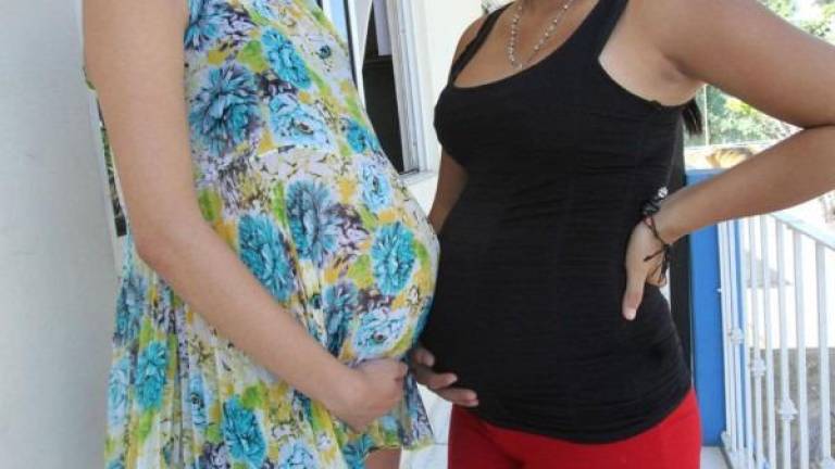 La titular de la Secretaría de las Mujeres en Sinaloa ha señalado la necesidad de hacer mayores esfuerzos en el tema de embarazos en edad temprana.