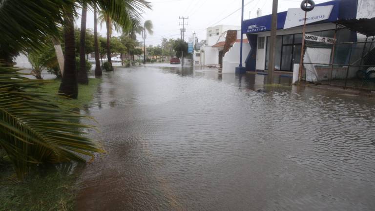 En Elota y Mazatlán no hay servicio público por las afectaciones del huracán ‘Pamela’.