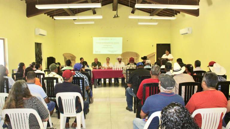 Autoridades se reunieron con síndicos y comisarios del municipio.
