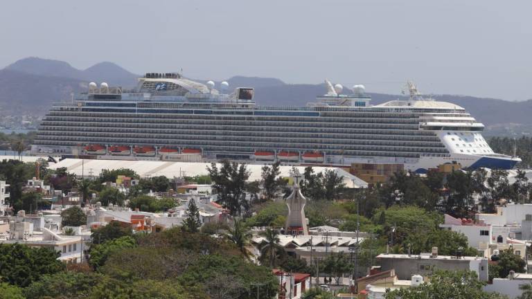 Este martes llegó a Mazatlán el crucero turístico Royal Princess.