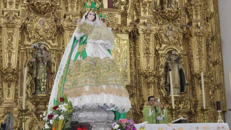 El Santuario de El Rosario vivió una jornada de fe y tradición con misa, peregrinación y participación infantil.