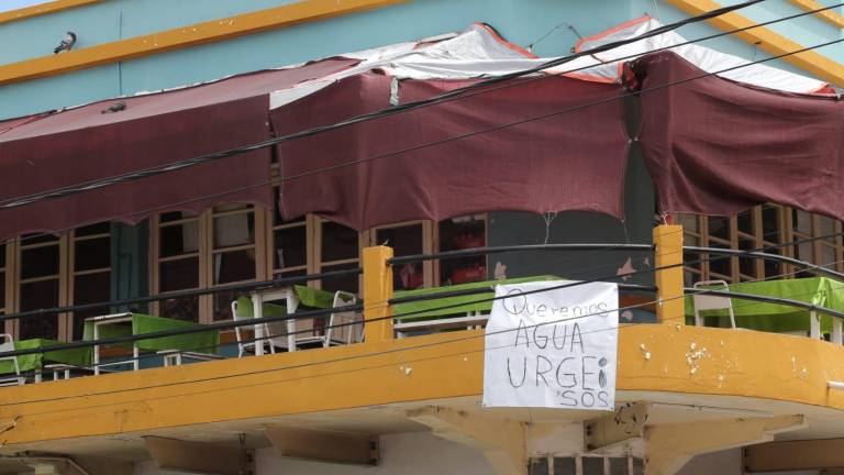 Se generaliza el cierre de restaurantes en el ‘Pino Suárez’ por falta de agua en Mazatlán