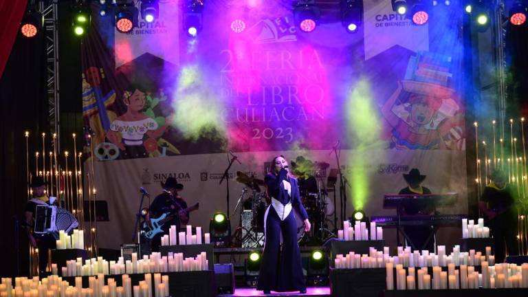 Conquista Carolina Ross a los sinaloenses