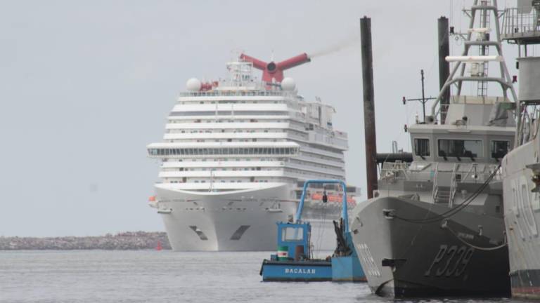 Esta mañana arribó procedente de Puerto Vallarta el crucero Carnival Panorama.