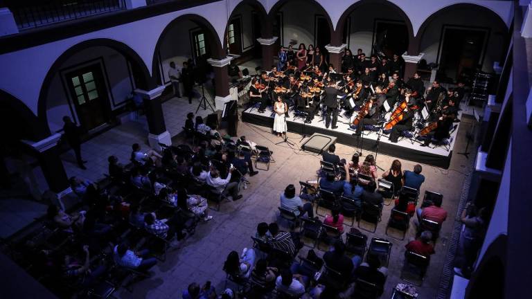 La Orquesta Sinfónica Juvenil de la ESUM durante el concierto.