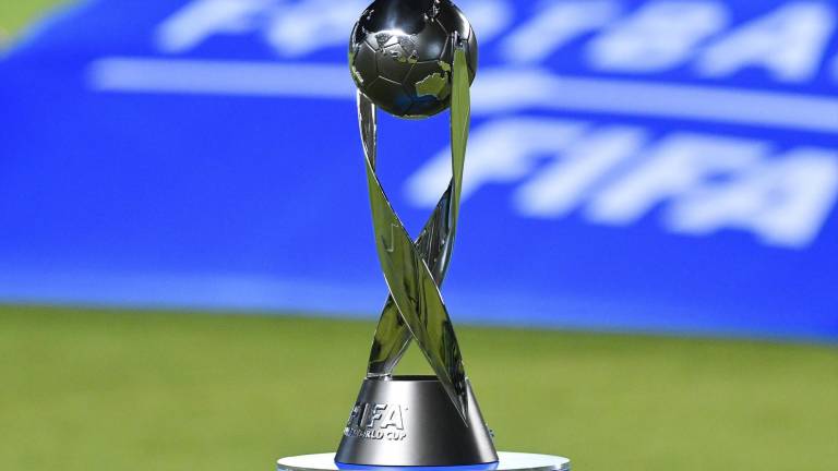 El trofeo de la Copa del Mundo Sub 17 2023.