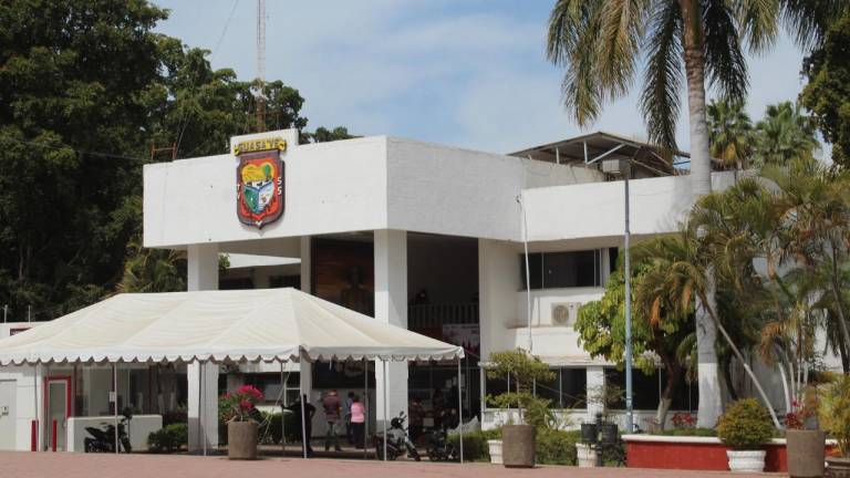 En Guasave, renuncian 14 funcionarios para buscar candidaturas