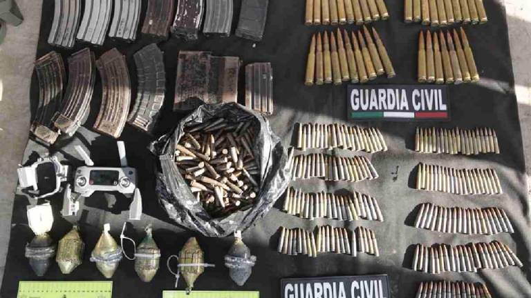 En La Ruana se han decomisado explosivos, armamento, equipo táctico y droga.