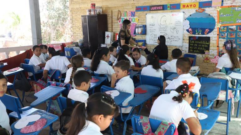 El IMCO propone mejorar las condiciones laborales de los docentes en México y dignificar su trabajo con sueldos más competitivos.