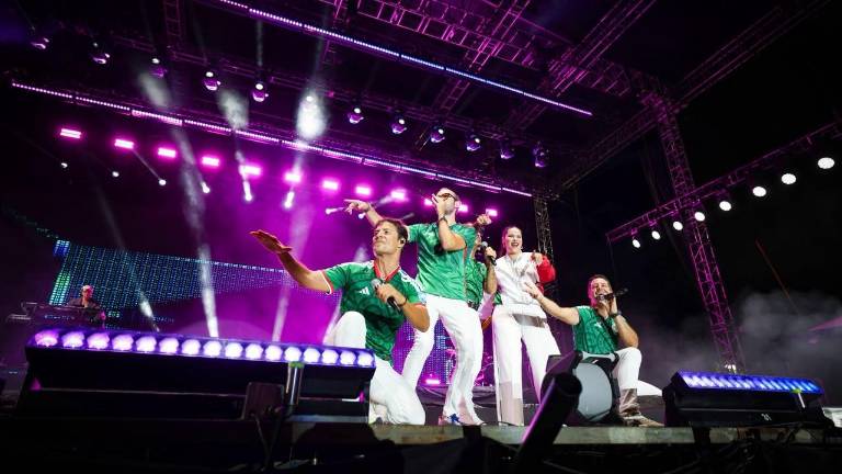 Parte del espectáculo del 90’s Pop Tour que se presentó en Culiacán en la noche del Grito de Independencia.