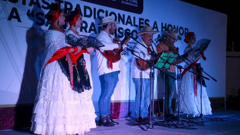 La Compañía de Danza Folclórica de Culiacán, presente en las festividades patronales.