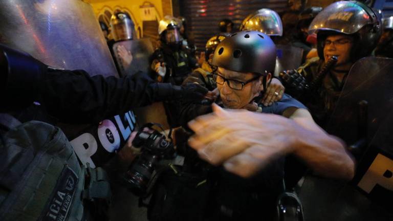 Más de 60 personas murieron en Perú en enfrentamientos en los que también hubo cientos de heridos.