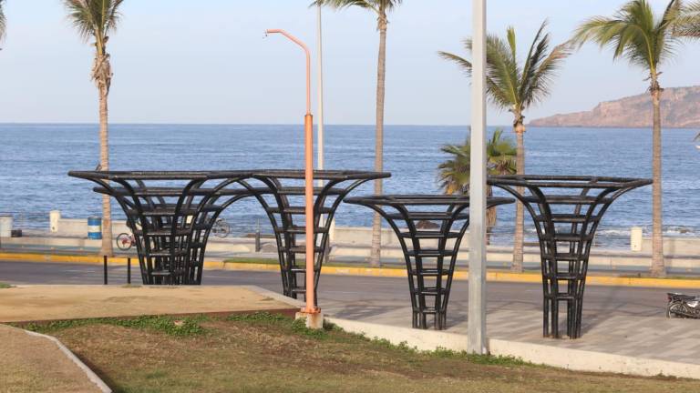 Parque Ciudades Hermanas, ubicado sobre el Paseo Claussen de Mazatlán.