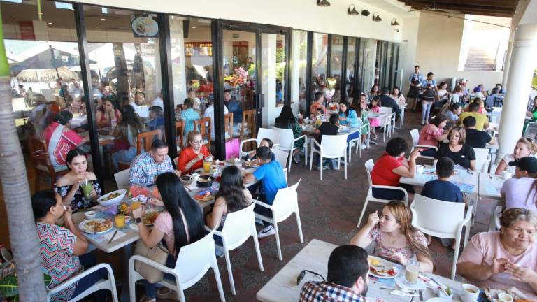 Los restaurantes de Mazatlán registraron un aumento de comensales por los festejos del Día de las Madres.