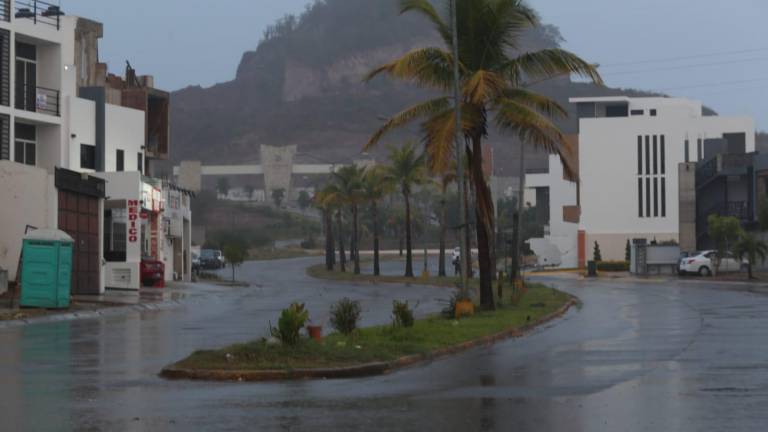 Abrígate: llega frío y con lluvia el 2022 a Mazatlán