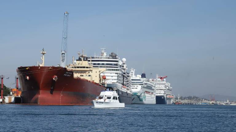 Tres cruceros turísticos coinciden en Mazatlán.