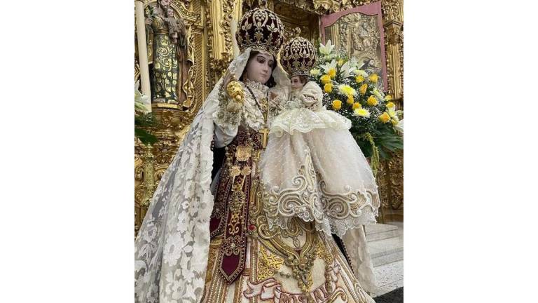 Así luce Nuestra Señora del Rosario en su templo en el municipio de Rosario, Sinaloa.