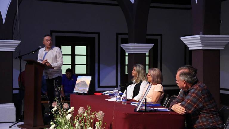 Juan Salvador Avilés, Servando Rojo, Yamel Rubio, Mariana Landeros y Raquel Briseño comentaron el libro.