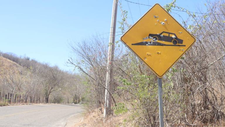 En medio de la guerra intestina del Cartel de Sinaloa, la zona es protegida por soldados desde una base militar ubicada en otro pueblo.