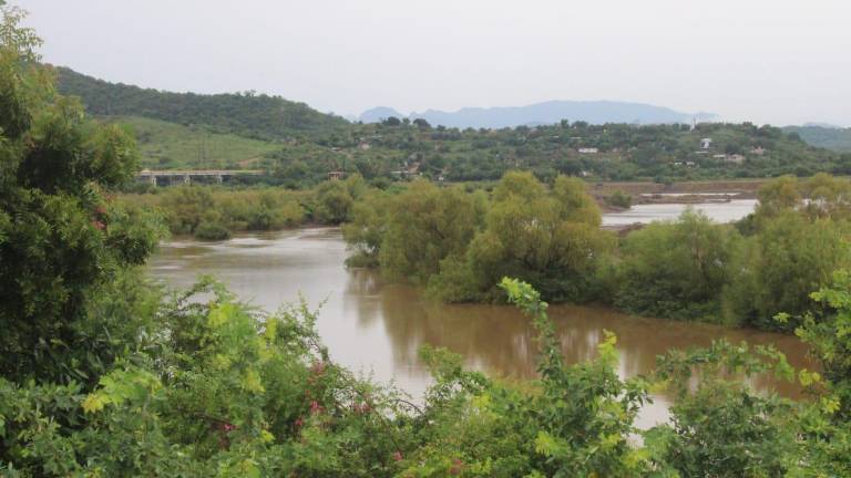 Después de la tormenta registrada la madrugada de este miércoles, el cauce del río Baluarte tuvo un incremento.