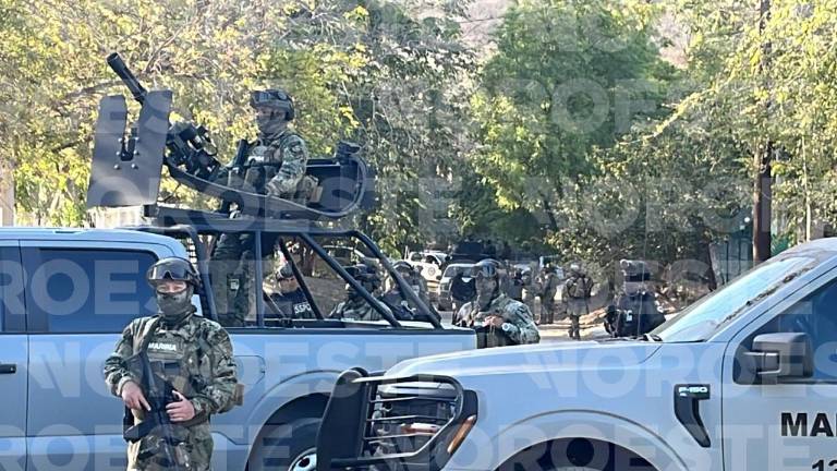 Elementos militares permanecen en El Salado tras el operativo iniciado la madrugada de este jueves.