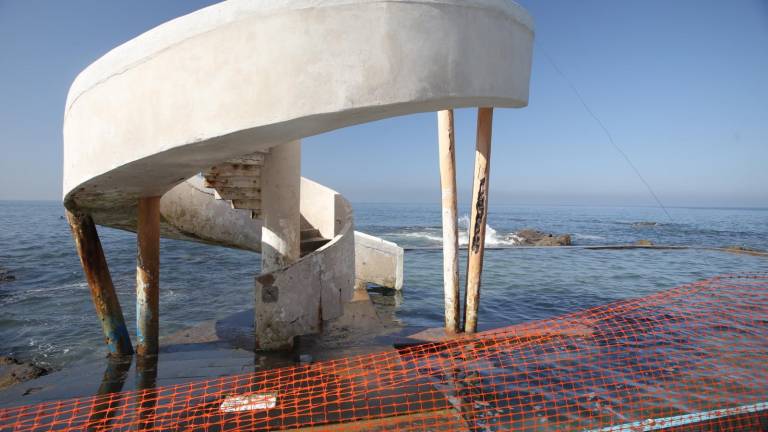 La Carpa Olivera luce en pésimas condiciones y sin ninguna posibilidades de recibir visitantes durante Semana Santa.