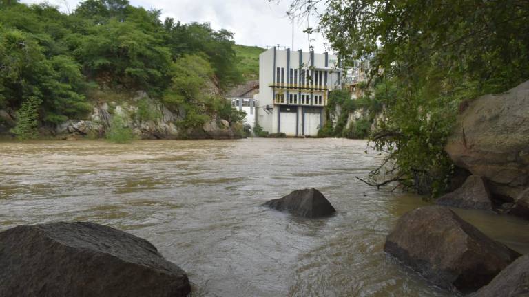 Pese al desfogue de la presa Sanalona, habitantes conviven sin riesgos