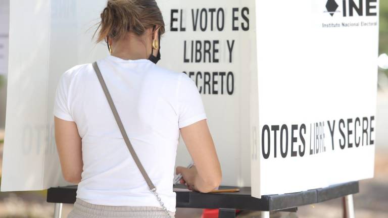 Cierran casillas y comienza conteo de votos en el centro de México