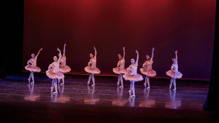 El Ballet de Monterrey presentó la Gala Levitar.