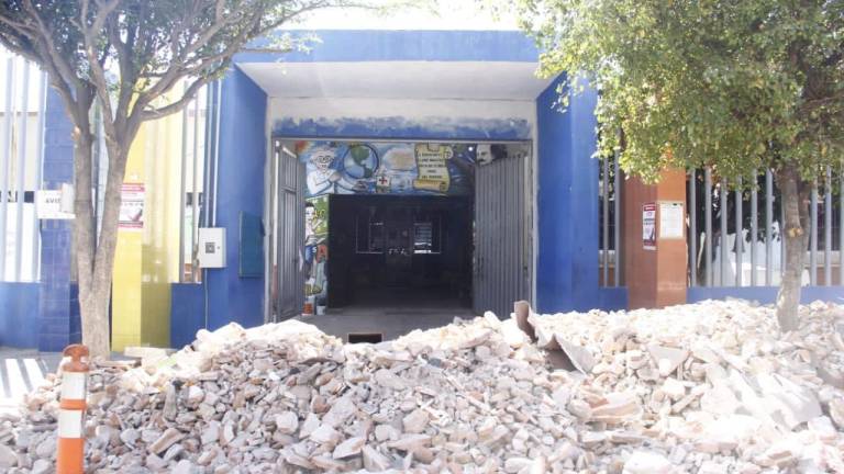 La escuela Sixto Osuna, en Villa Unión, Mazatlán, que tuvo un derrumbe.