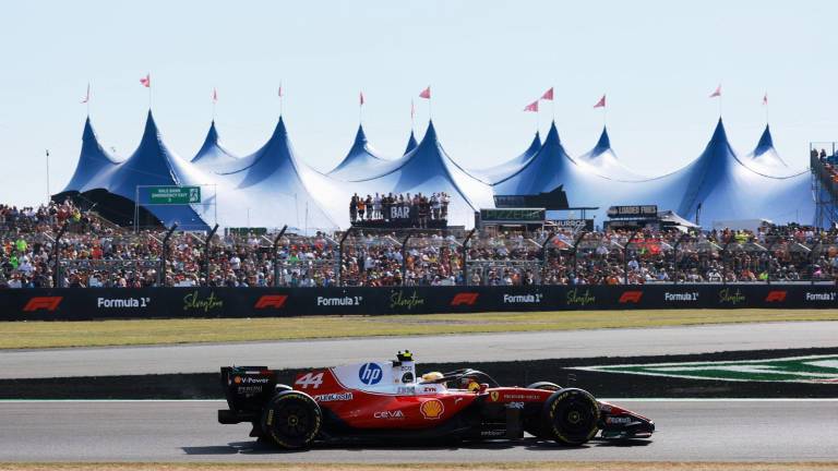 Lewis Hamilton gana la pole.
