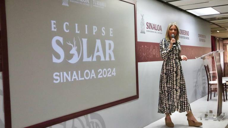 Estrella Palacios expuso a funcionarios la importancia que representa para toda la entidad el evento astronómico.
