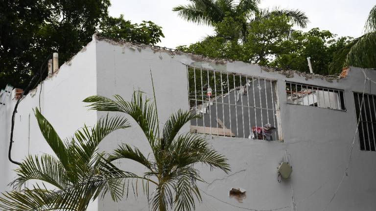 Las oficinas administrativas del Centro Cívico Constitución ya tenían varillas podridas y paredes agrietadas