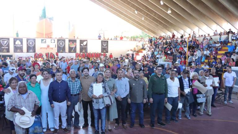 Autoridades federales, estatales y municipales fortalecen certeza jurídica para familias del municipio.