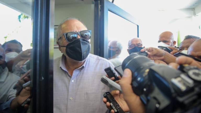 Culpa ‘El Químico’ a ex Alcaldes de Mazatlán por caso Nafta, pero no acusará a ninguno